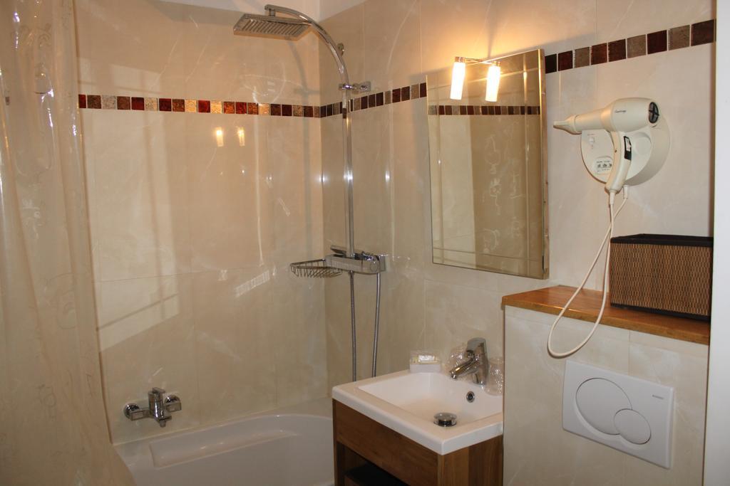 Hotel Metropolitain Париж Екстериор снимка