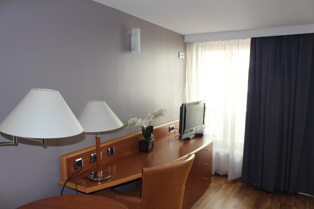 Hotel Metropolitain Париж Стая снимка