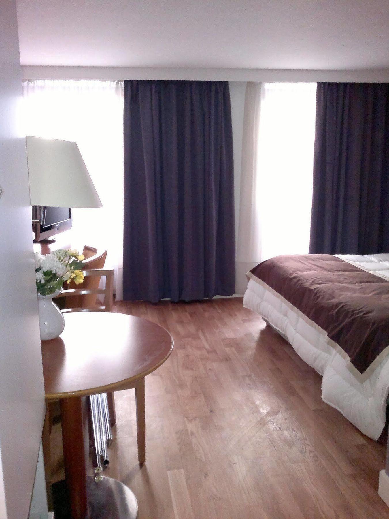 Hotel Metropolitain Париж Екстериор снимка