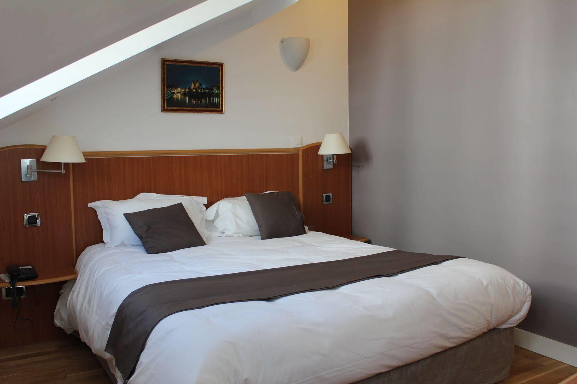 Hotel Metropolitain Париж Екстериор снимка